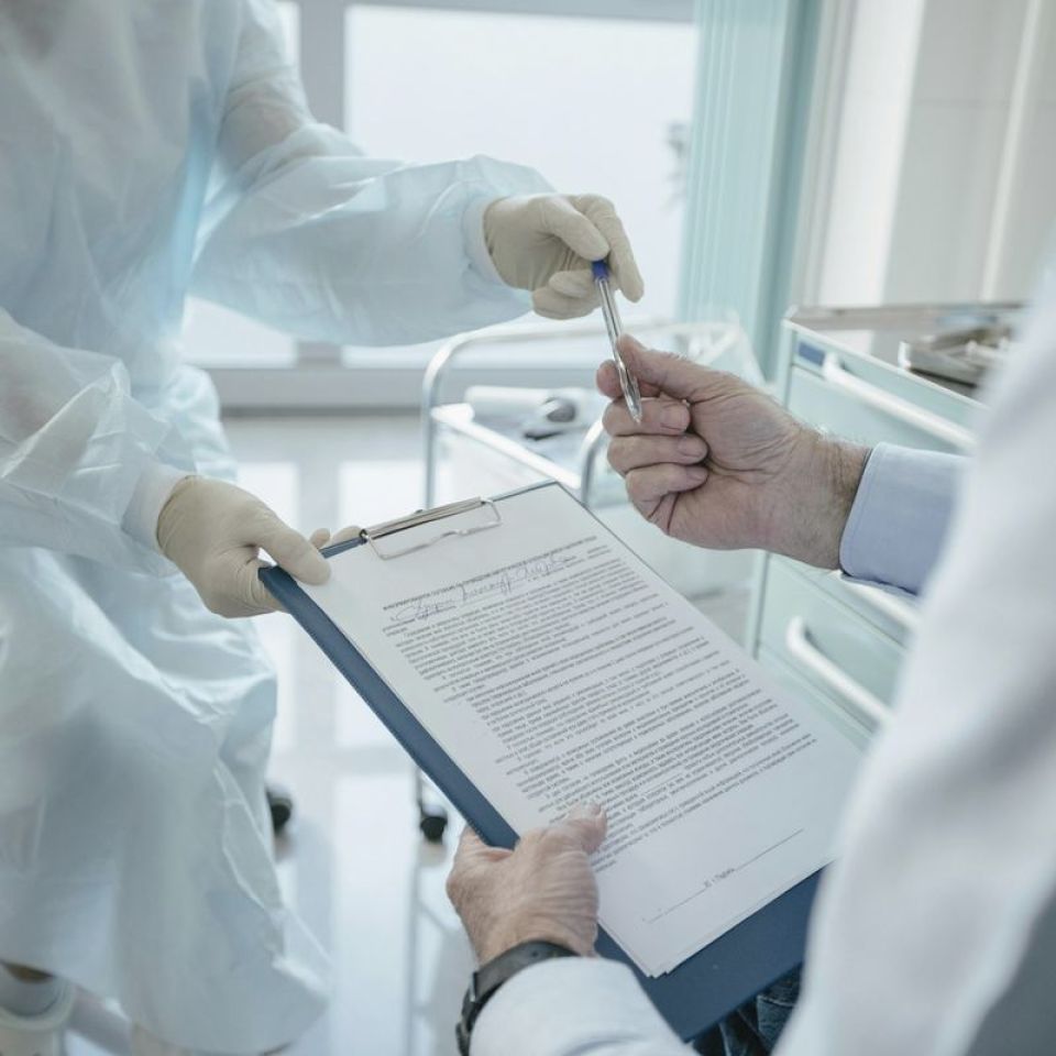 Umsatzbeteiligung bei angestellten Zahnärzten: Worauf Praxisinhaber achten sollten