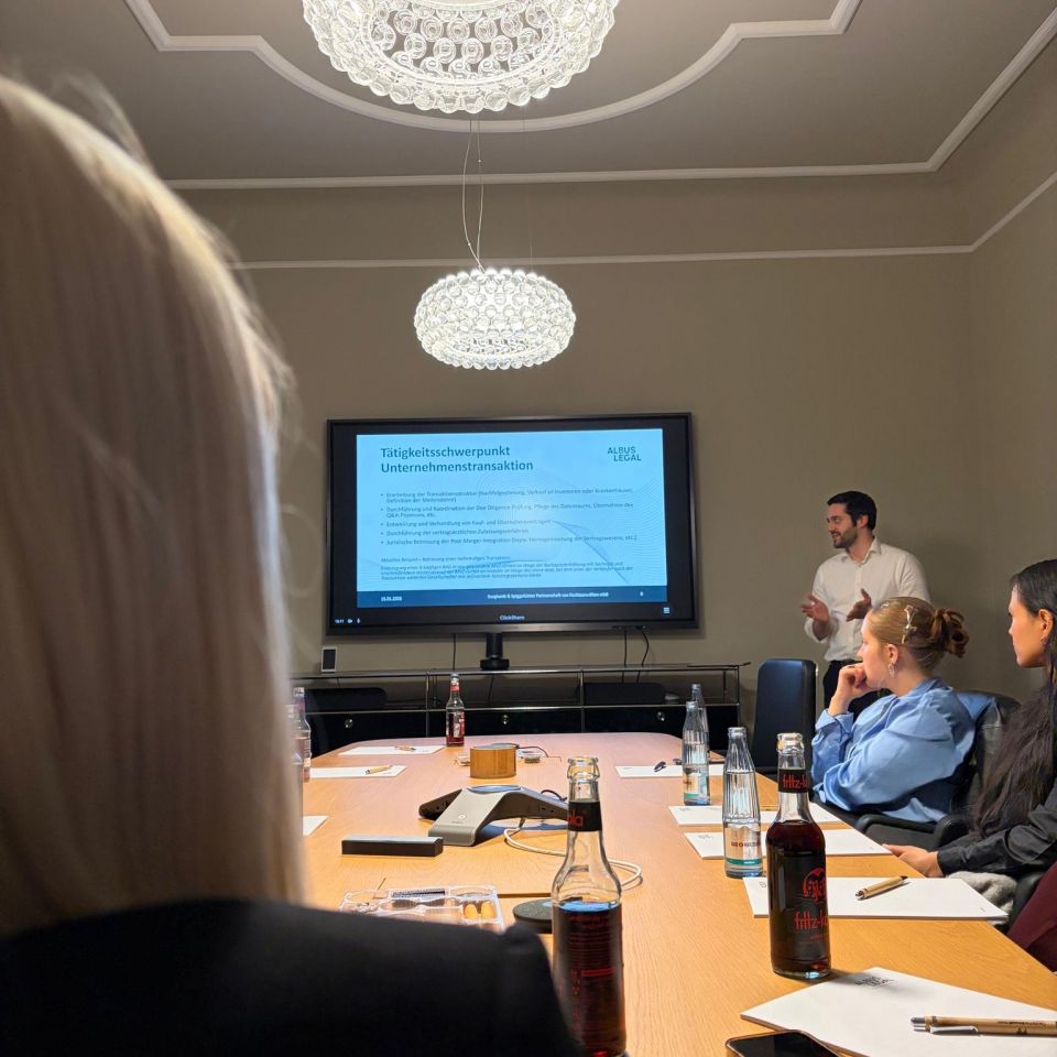 Zugang zum Recht braucht Innovation: ELSA zu Gast bei ALBUS LEGAL